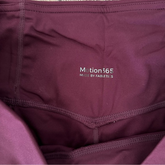 Fabletics High-Waisted Motion365® Paneled Legging - Picture 3 of 5